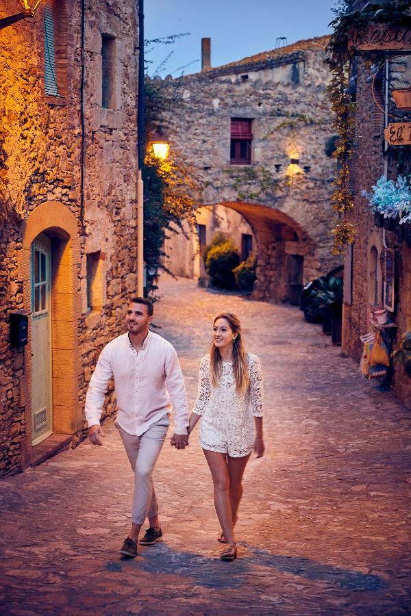 호텔 카스텔 뎀포르다 La Bisbal d'Emporda 외부 사진